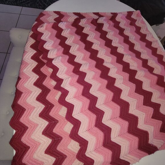 Handmade Crochet Afghan Throw Lap Blanket Zig Zag Ripple Pattern Chevron - Picture 11 of 11